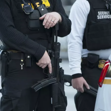 White_House_Jumper.JPEG-0df6e_c0-177-4249-2655_s1200x700